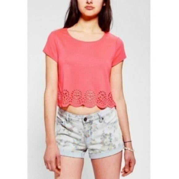urban outfitters Pins Needles Crop Top M Laser Cut Scallop Hem Boxy - Picture 1 of 11
